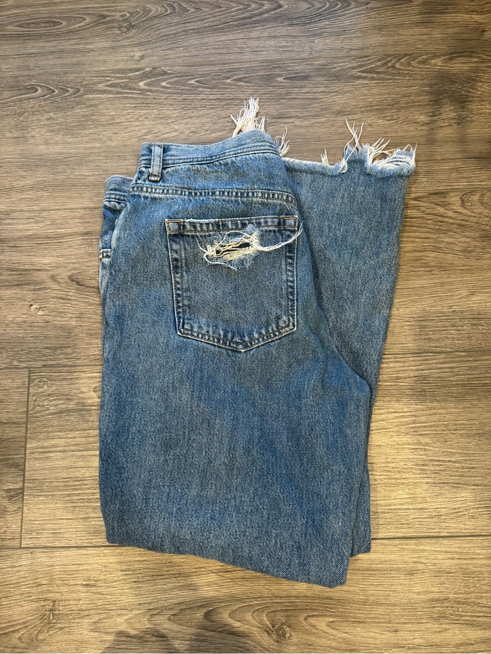 Free People Distressed Straight Leg Jeans Women’s Size 30 Raw Hem Cropped Denim